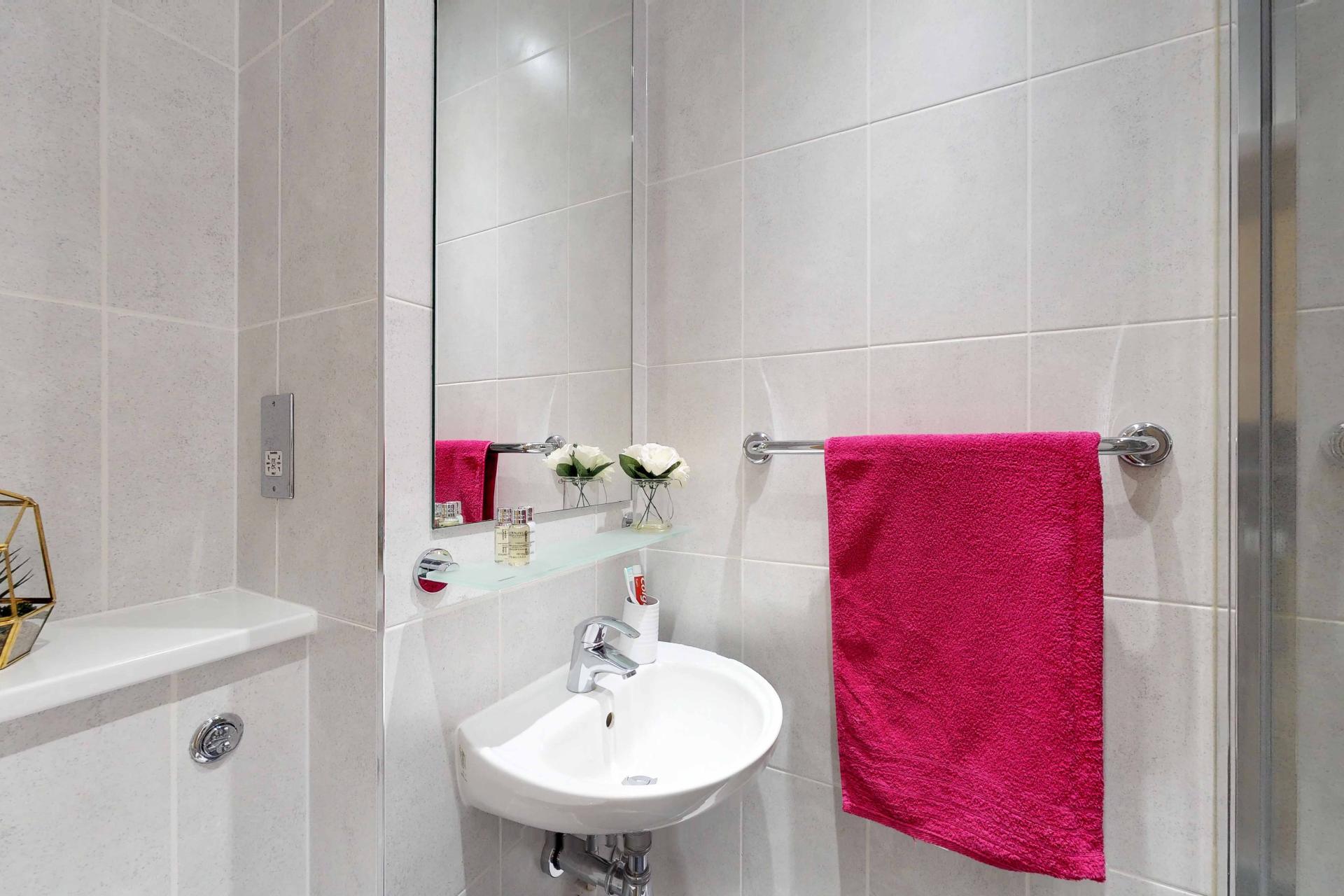 Classic En-Suite - 9