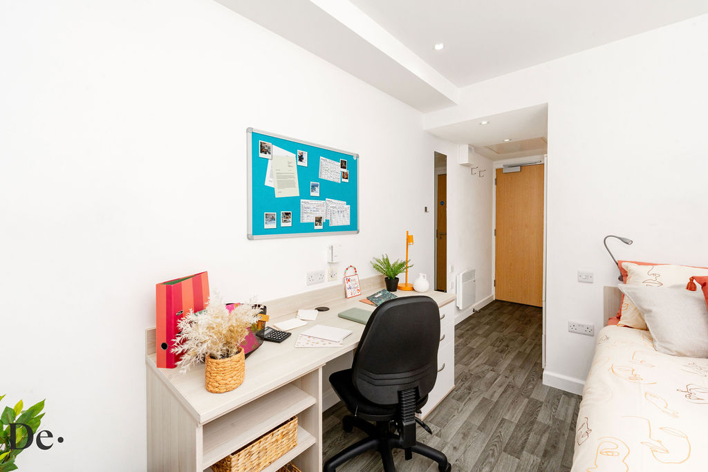  Classic En-Suite  -  Castle Hill  - Gallery -  4