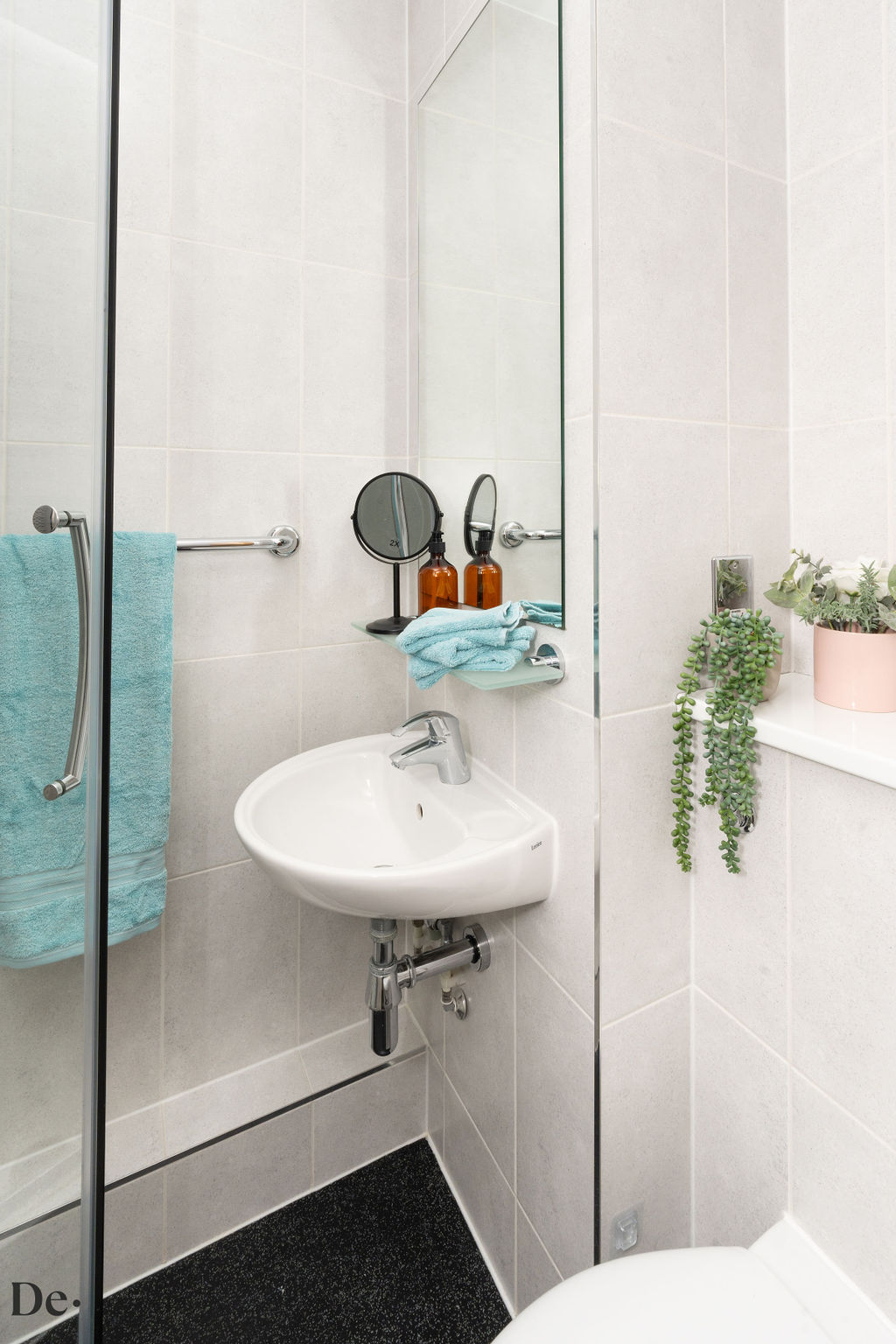  Classic En-Suite  -  Castle Hill  - Gallery -  6