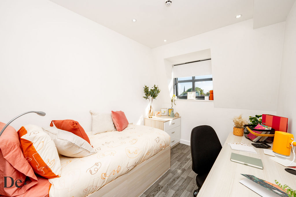  Classic En-Suite  -  Castle Hill  - Gallery -  1