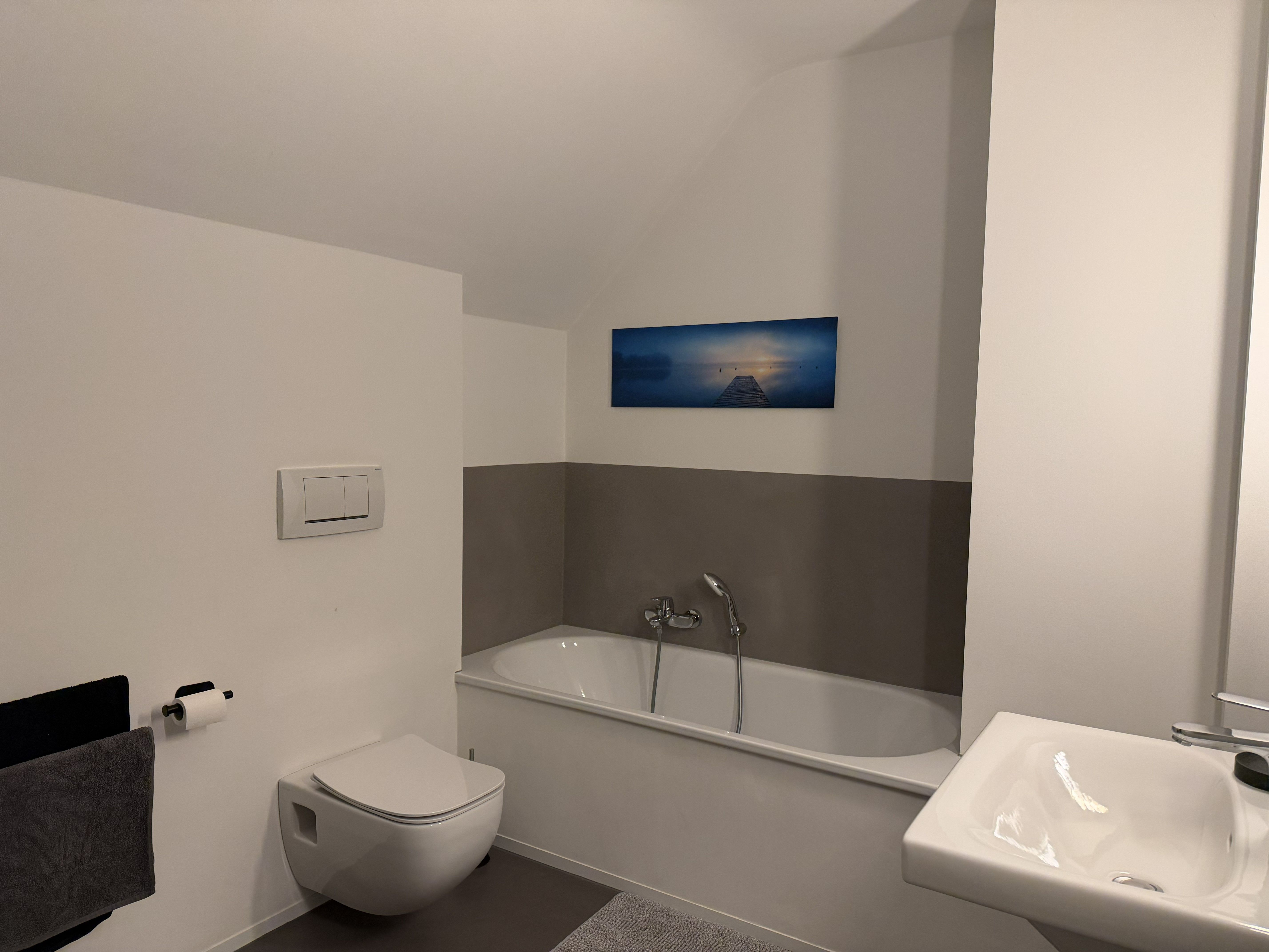 Bright, Modern Semi-Detached Home With Garden - 4