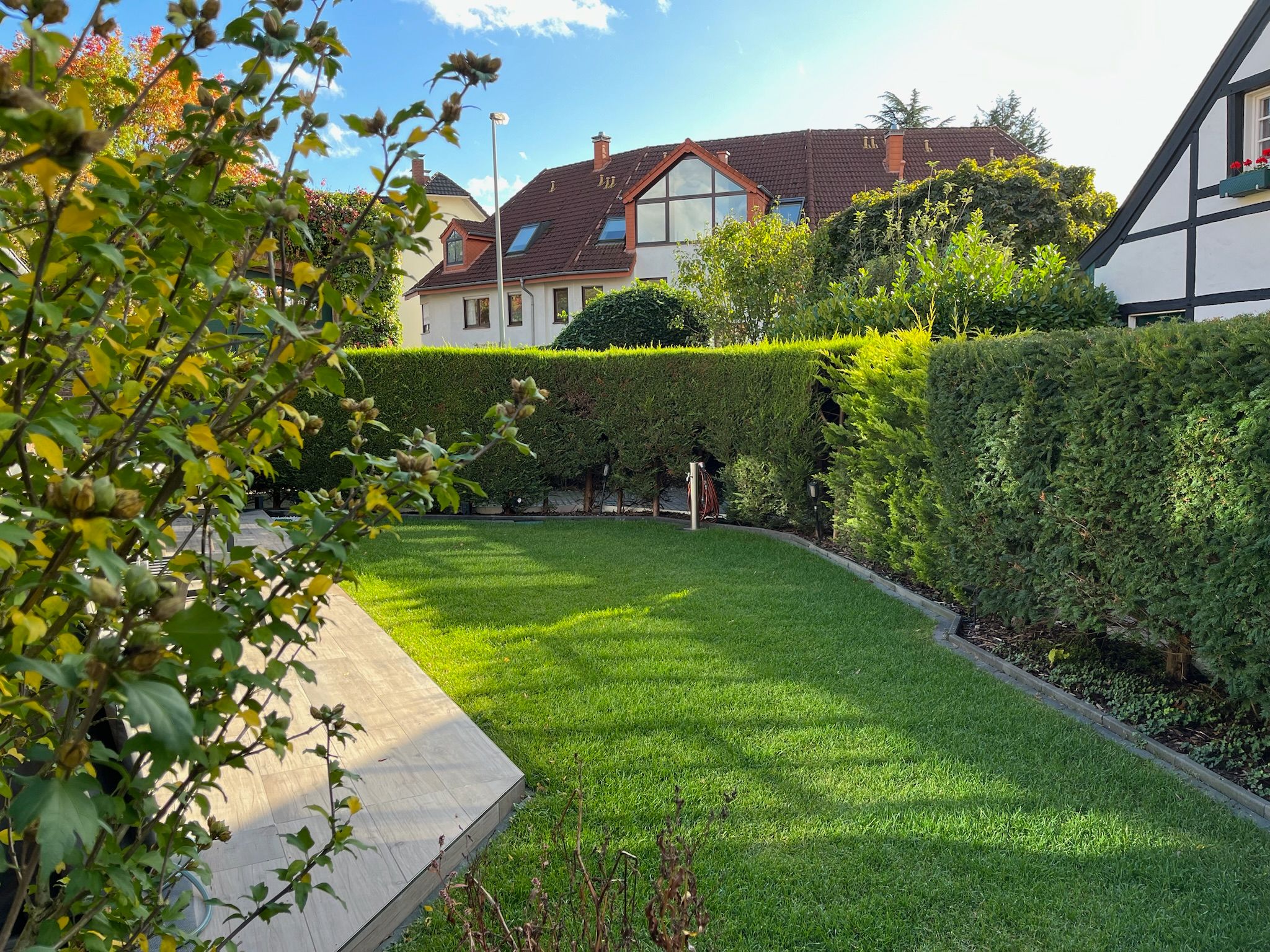 Bright, Modern Semi-Detached Home With Garden - 27