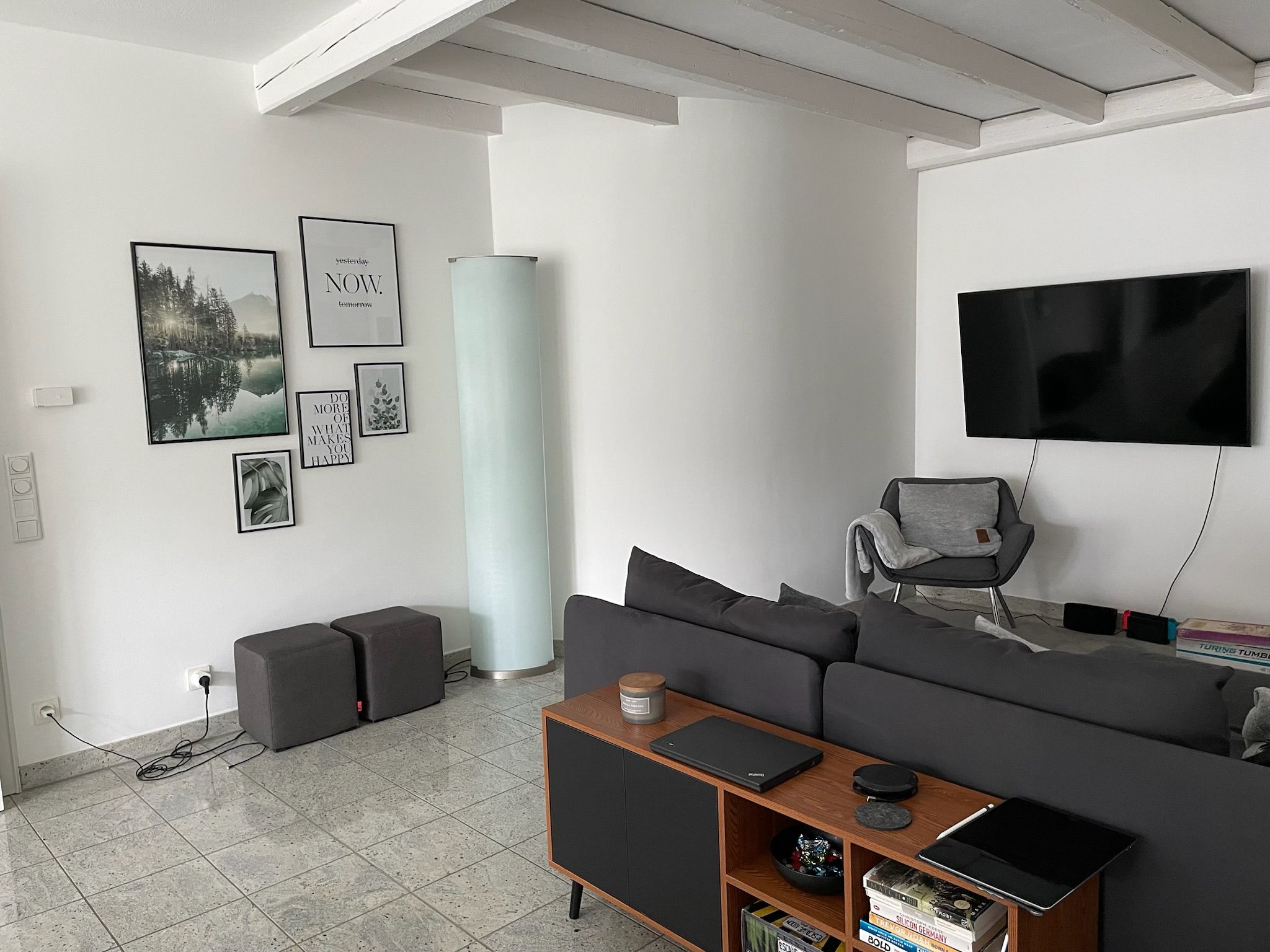 Bright, Modern Semi-Detached Home With Garden - 21
