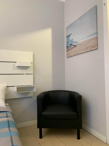 Very neat 1 bedroom apartment in Porta Garibaldi