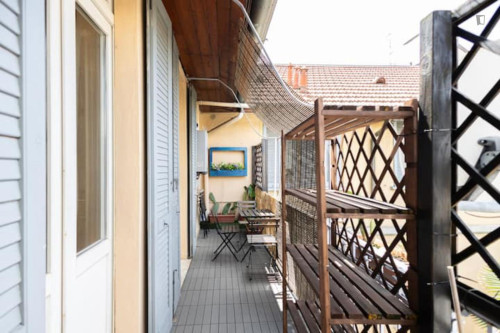 Colourful 1-bedroom lofted flat in Zona Padova