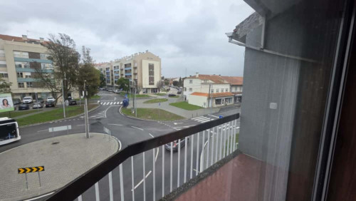 Captivating Double Bedroom with a balcony close to University of Aveiro