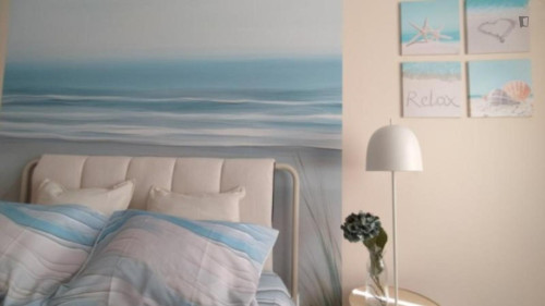 LOMB2X2 - Lovely bedroom next to NOVA SBE