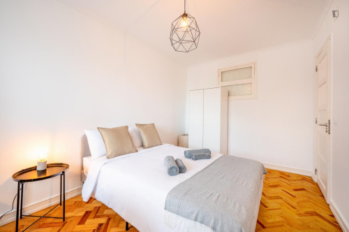 Welcoming double bedroom near Instituto Superior Técnico