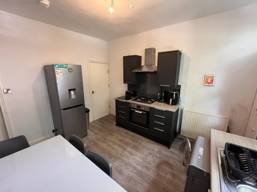 8-trelawn-terrace-leeds-47128991320251113082543AM
