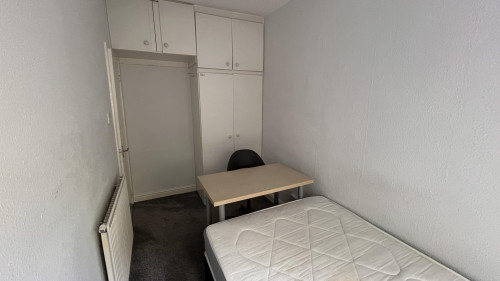 8-trelawn-terrace-leeds-75420642820251113082547AM