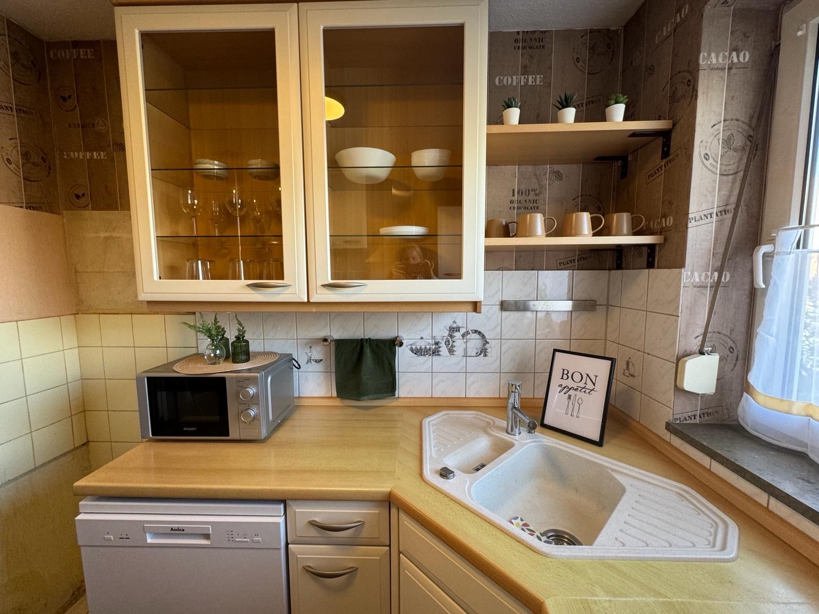 TOP! Renovated Ground Floor Apartment Including Wi-Fi! Great Garden Apartment. - 5