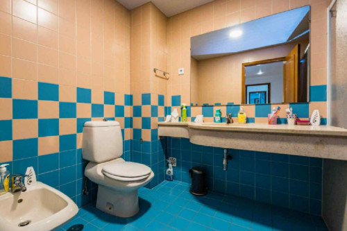 Irresistible Single Bedroom with a balcony close to Leiria Polytechnic Institute