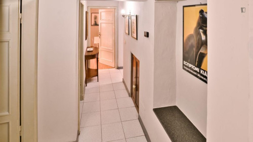 Charming 3-bedroom apartment in Walled City - Gallery - 15