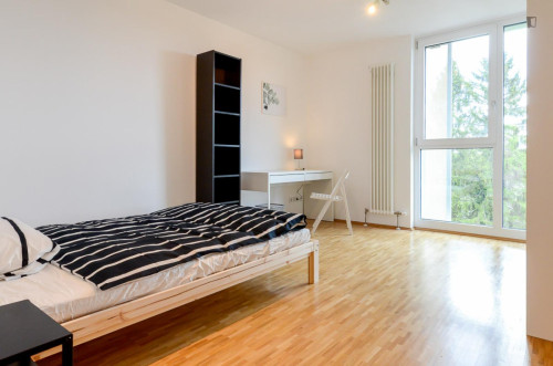 Neat single berdroom near the Candidplatz metro 