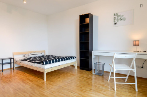 Neat single berdroom near the Candidplatz metro 
