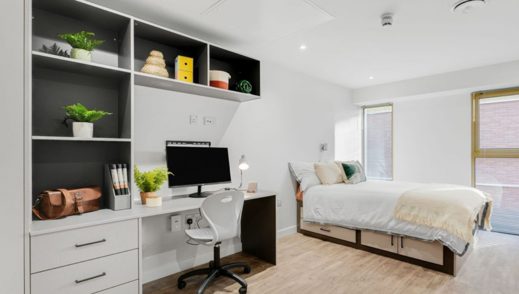  One-Bed Studio (more Than 30m²)  -  College Street  - Gallery -  1
