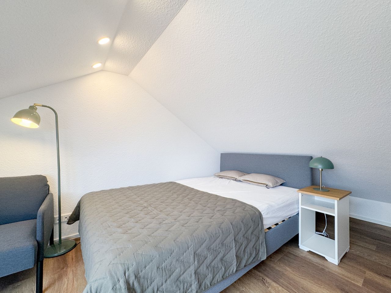 Room - New! Exclusive 5-Person Shared Apartment in Heidelberg – First-Time Rental - Gallery - 12