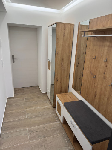 Modern, fully furnished 2.5-room apartment – ​​66m² – first occupancy after renovation
