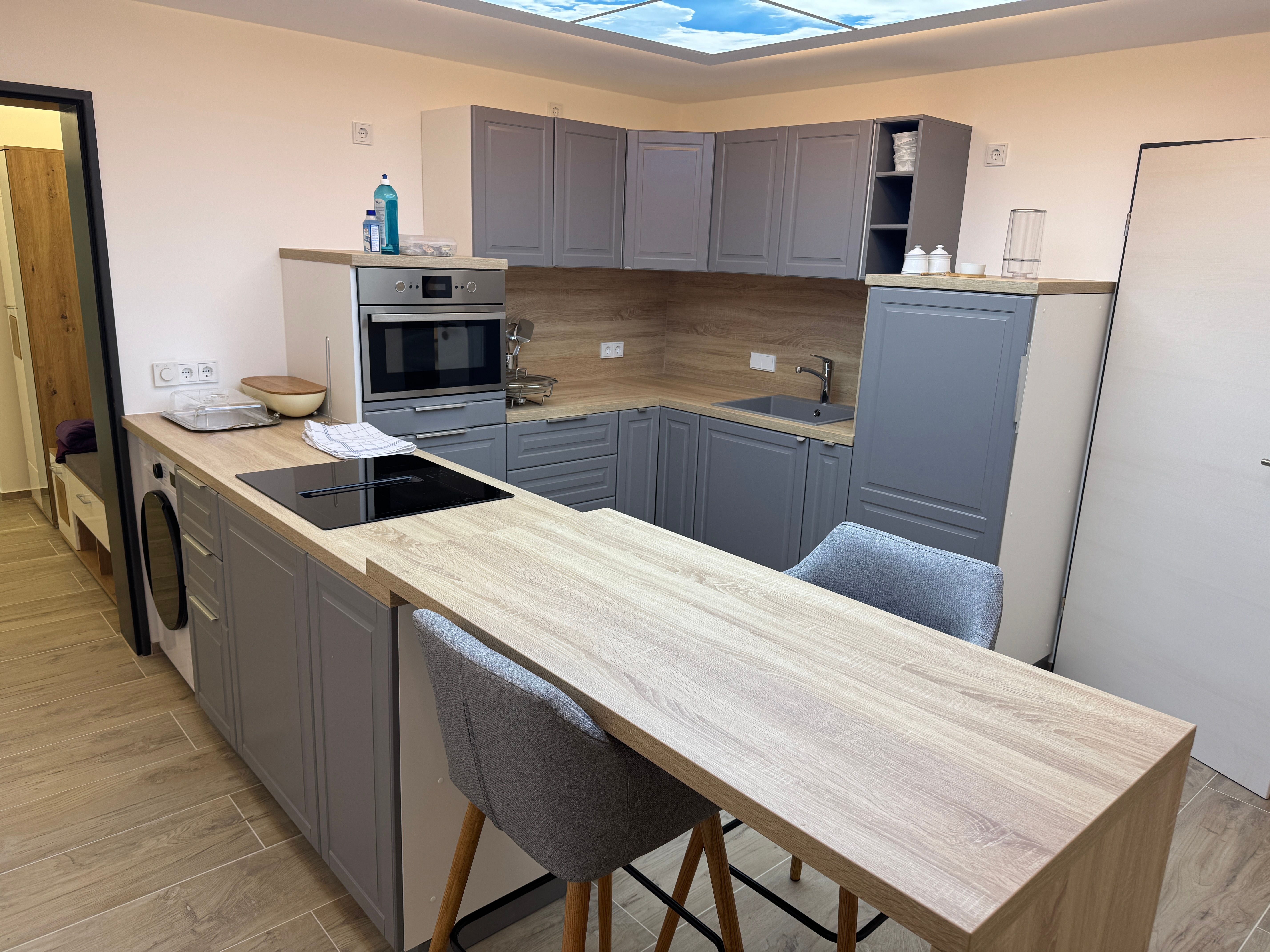 Modern, Fully Furnished 2.5-Room Apartment – 66m² – First Occupancy After Renovation - 4