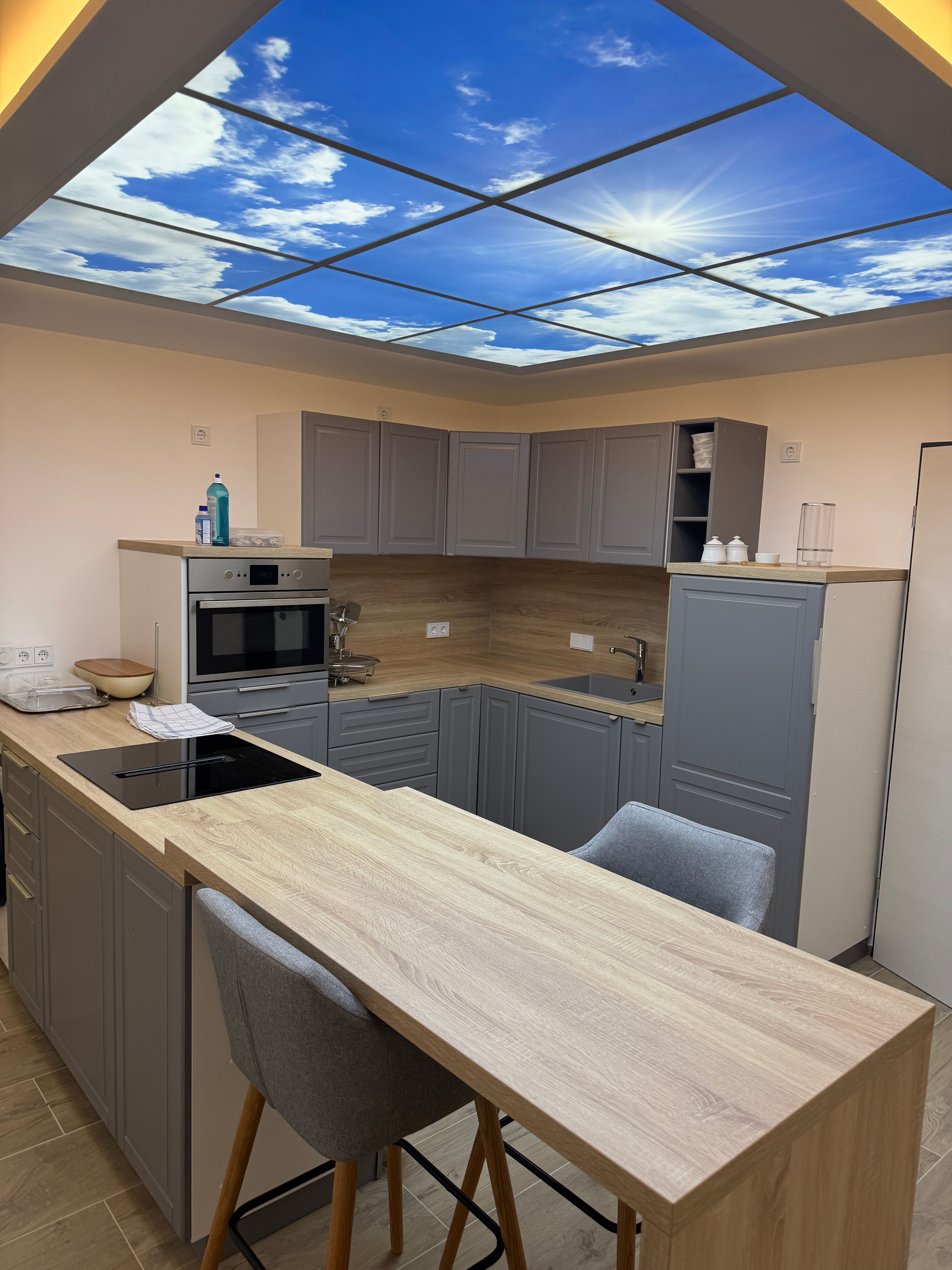 Modern, Fully Furnished 2.5-Room Apartment – 66m² – First Occupancy After Renovation - 3