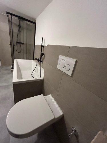 Renovated 4-room apartment with kitchen, bathroom, 8 beds and roof terrace – ideal for employee accommodation - Gallery - 33