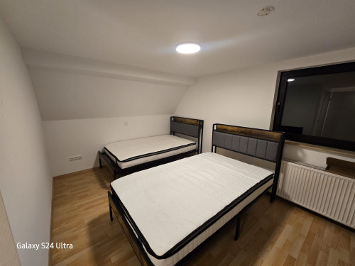 Renovated 4-room apartment with kitchen, bathroom, 8 beds and roof terrace – ideal for employee accommodation - Gallery - 19
