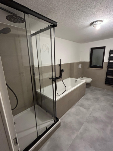 Renovated 4-room apartment with kitchen, bathroom, 8 beds and roof terrace – ideal for employee accommodation - Gallery - 36