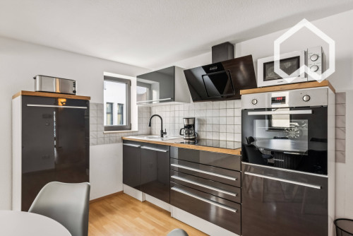 Renovated 4-room apartment with kitchen, bathroom, 8 beds and roof terrace – ideal for employee accommodation - Gallery - 13