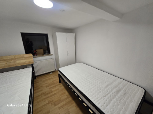 Renovated 4-room apartment with kitchen, bathroom, 8 beds and roof terrace – ideal for employee accommodation - Gallery - 25