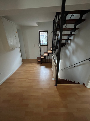 Renovated 4-room apartment with kitchen, bathroom, 8 beds and roof terrace – ideal for employee accommodation - Gallery - 3