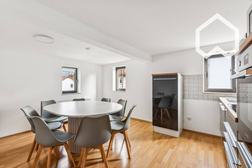 Renovated 4-room apartment with kitchen, bathroom, 8 beds and roof terrace – ideal for employee accommodation - Gallery - 15