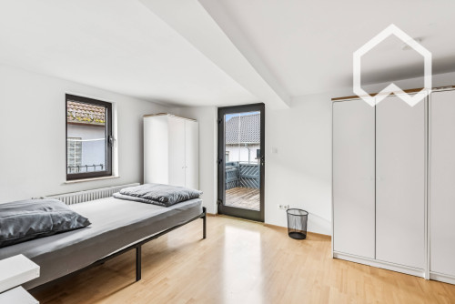Renovated 4-room apartment with kitchen, bathroom, 8 beds and roof terrace – ideal for employee accommodation - Gallery - 9