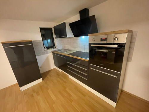 Renovated 4-room apartment with kitchen, bathroom, 8 beds and roof terrace – ideal for employee accommodation
