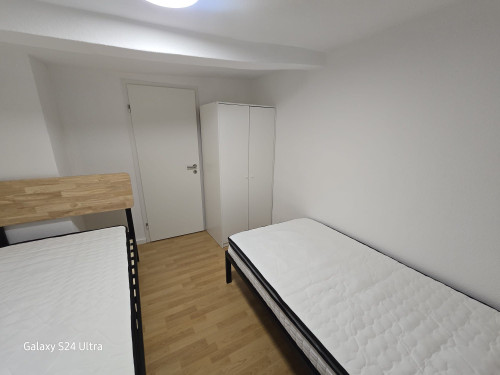 Renovated 4-room apartment with kitchen, bathroom, 8 beds and roof terrace – ideal for employee accommodation - Gallery - 27