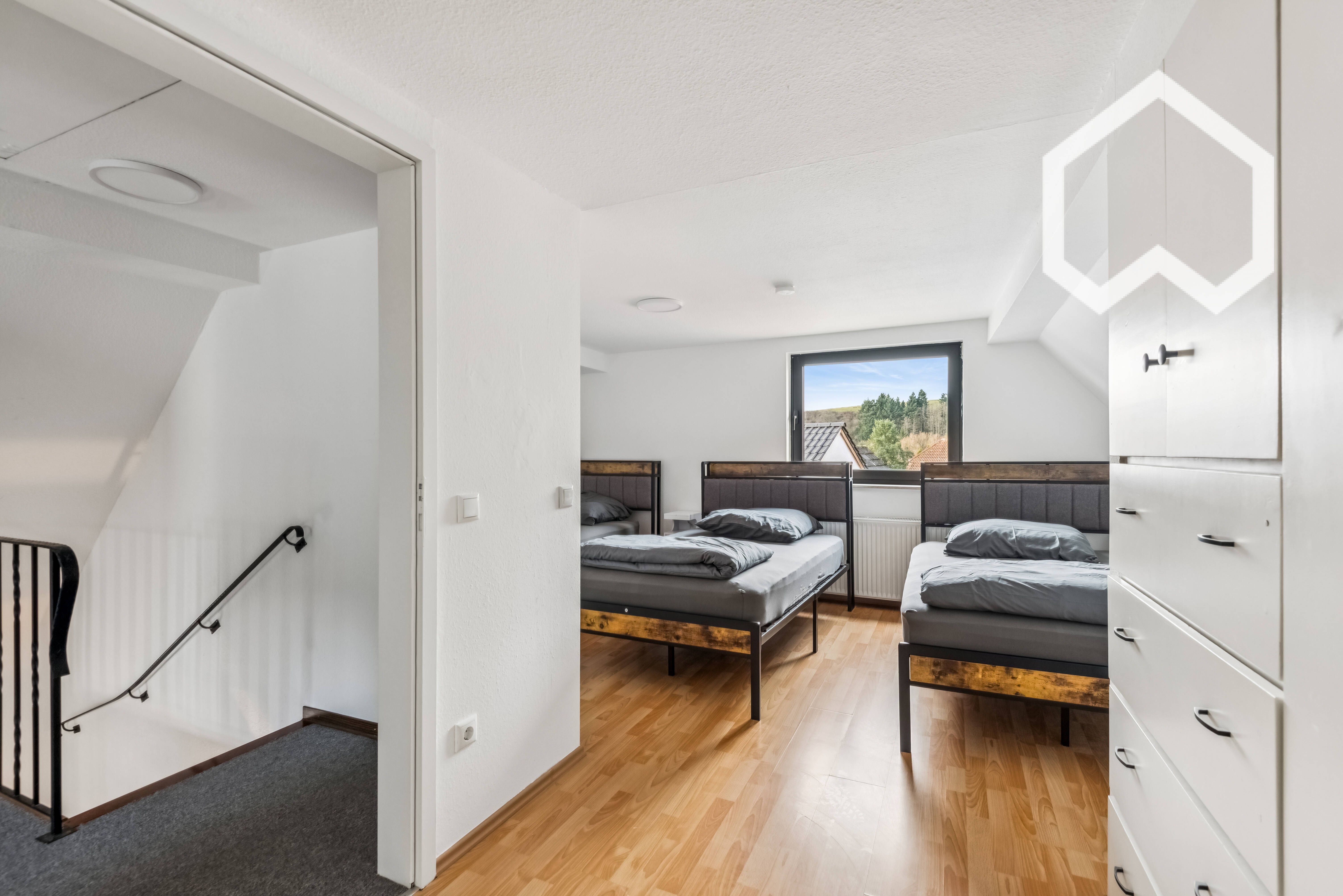 Renovated 4-Room Apartment With Kitchen, Bathroom, 8 Beds And Roof Terrace – Ideal For Employee Acco - 11