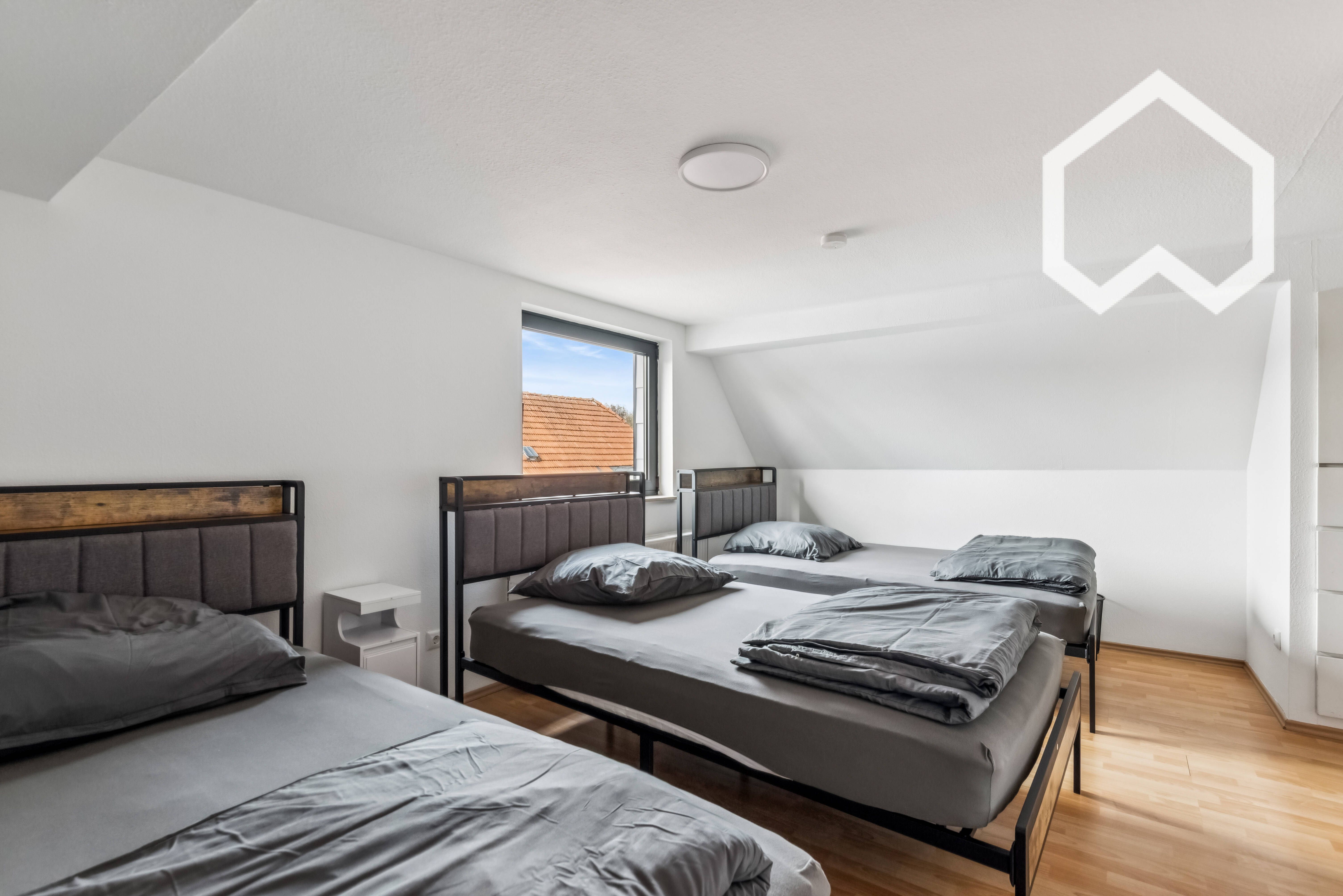 Renovated 4-Room Apartment With Kitchen, Bathroom, 8 Beds And Roof Terrace – Ideal For Employee Acco - 13