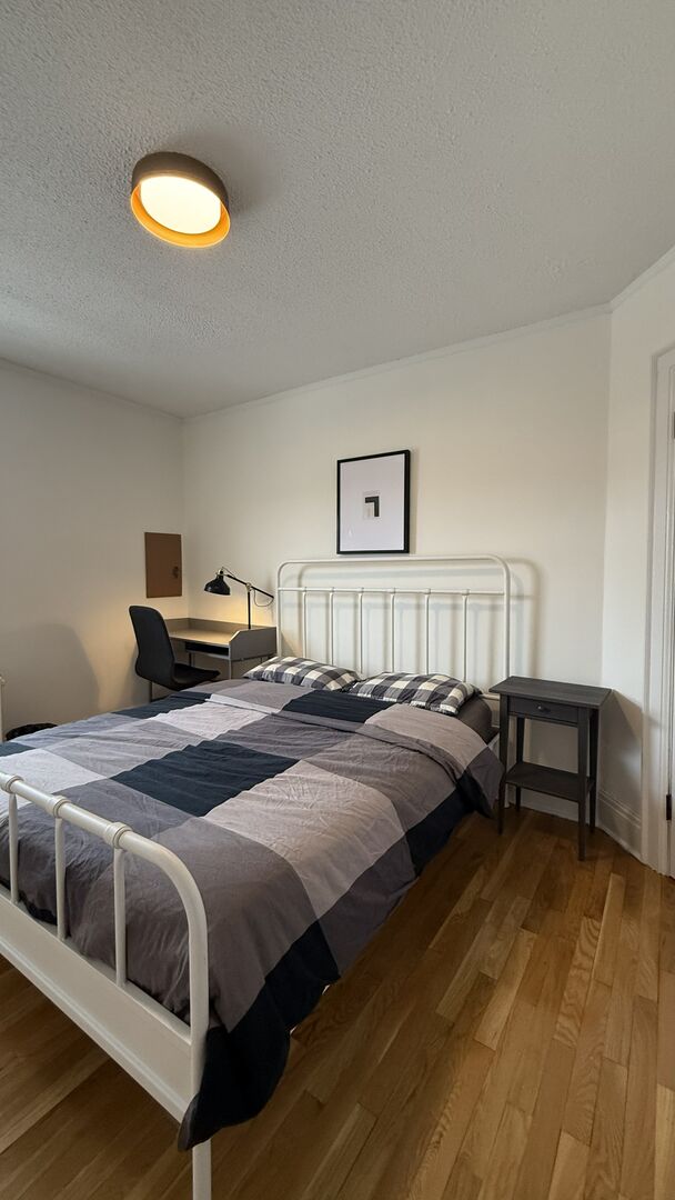 Private Bedroom + Shared Bathroom - Glenholme - Village Comfort Deluxe - Gallery - 7