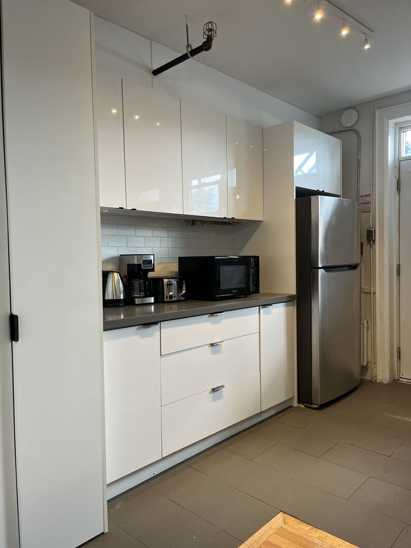 Private Bedroom + Shared Bathroom - 8
