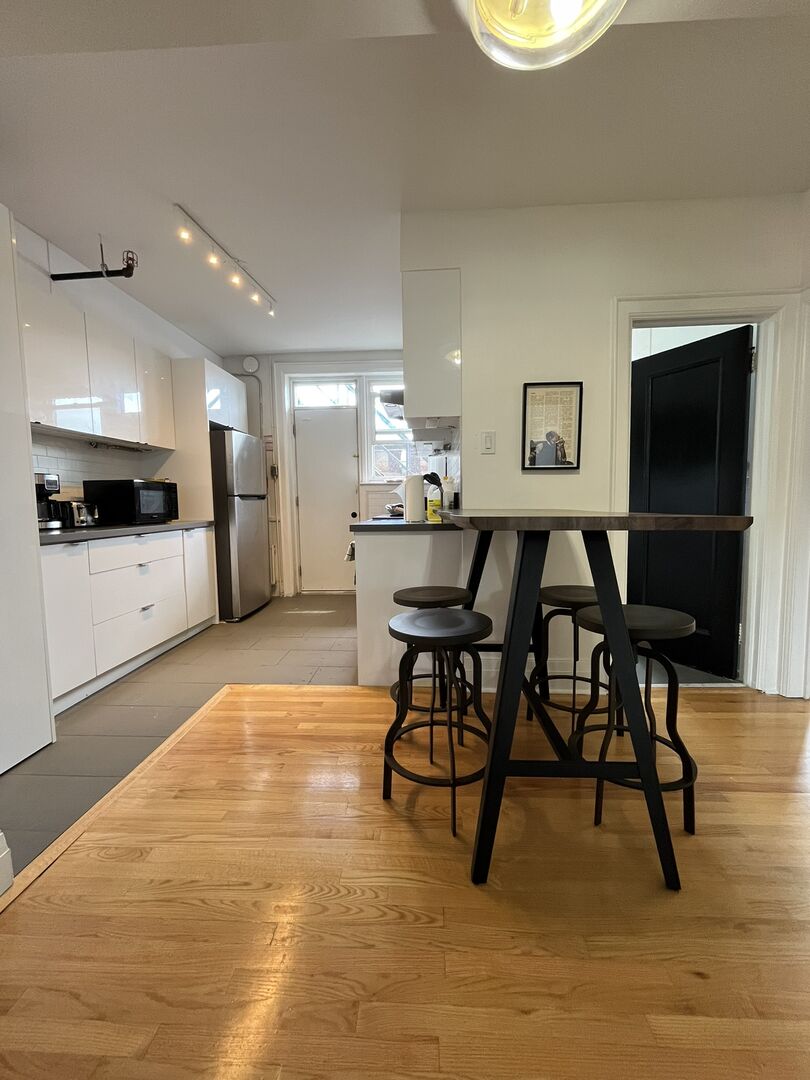  Private Bedroom + Shared Bathroom  -  Glenholme - Village Comfort Deluxe  - Gallery -  6