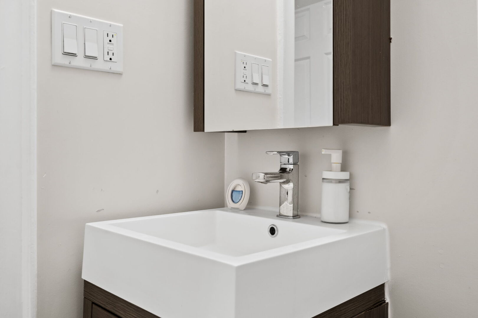 Private Bedroom + Shared Bathroom - 13