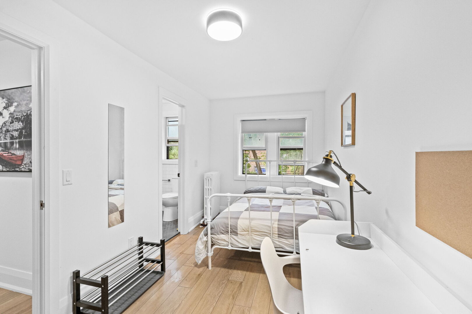  Private Bedroom + Private Bathroom  -  Vaughan - Village Comfort Deluxe  - Gallery -  6