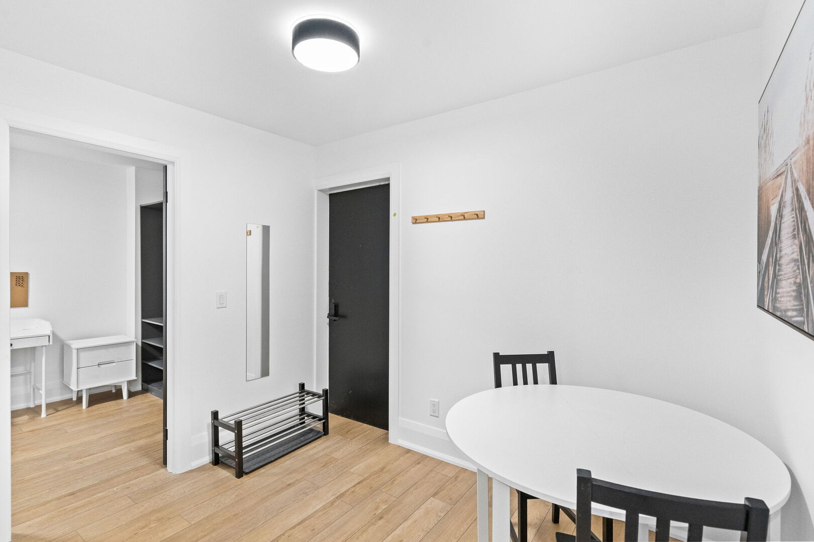  Private Bedroom + Private Bathroom  -  Vaughan - Village Comfort Deluxe  - Gallery -  7