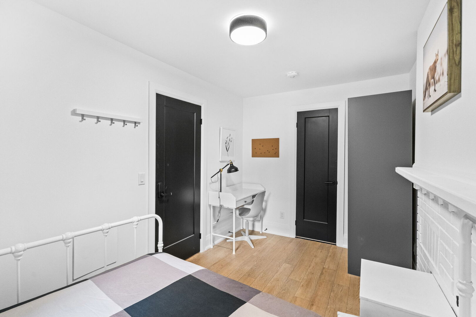  Private Bedroom + Private Bathroom  -  Vaughan - Village Comfort Deluxe  - Gallery -  13