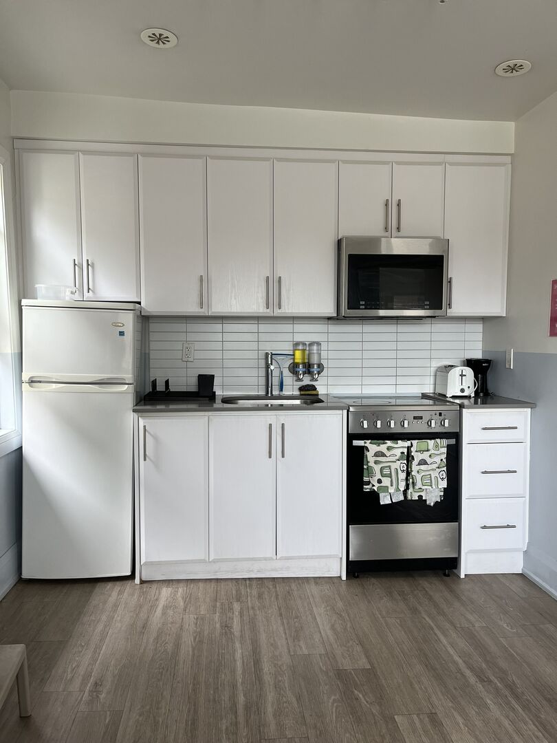  Private Bedroom + Shared Bathroom  -  Vaughan - Village Comfort Deluxe  - Gallery -  2