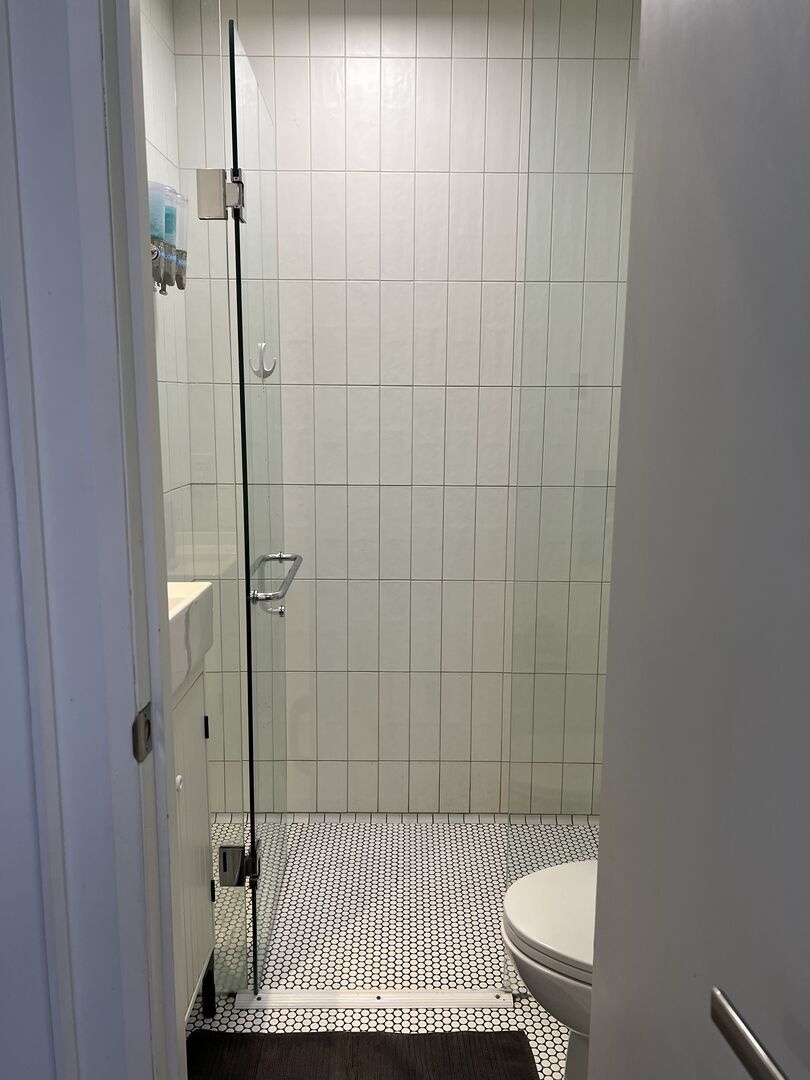  Private Bedroom + Shared Bathroom  -  Vaughan - Village Comfort Deluxe  - Gallery -  3