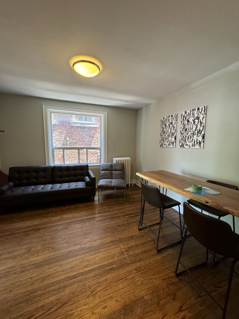 Private Bedroom + Shared Bathroom - St Clair Avenue West - Gallery - 18