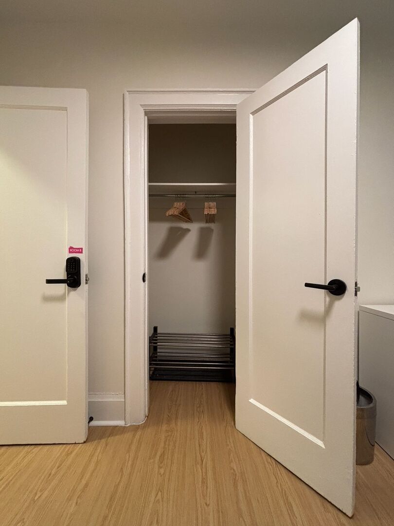  Private Bedroom + Shared Bathroom  -  St Clair Avenue West  - Gallery -  16