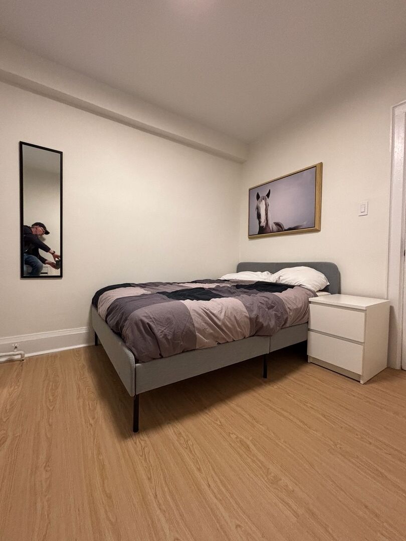  Private Bedroom + Shared Bathroom  -  St Clair Avenue West  - Gallery -  15