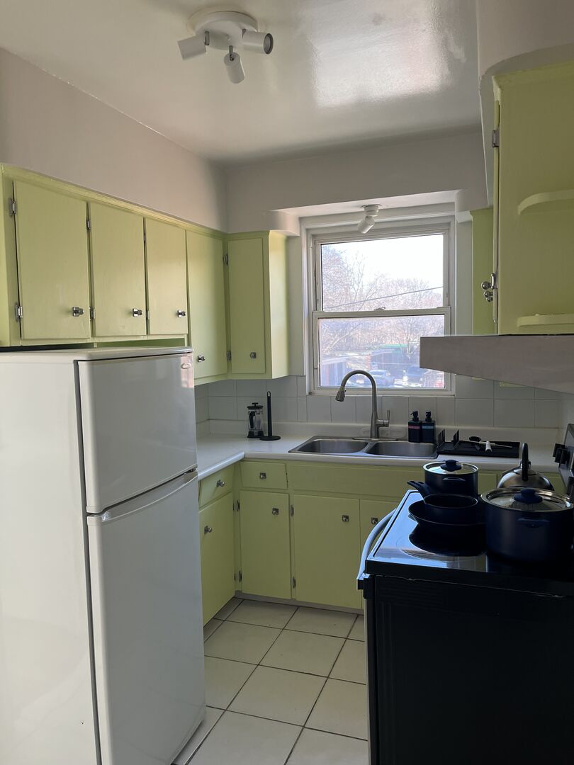 Private Bedroom + Shared Bathroom - Markdale - Village Comfort Deluxe - Gallery - 6