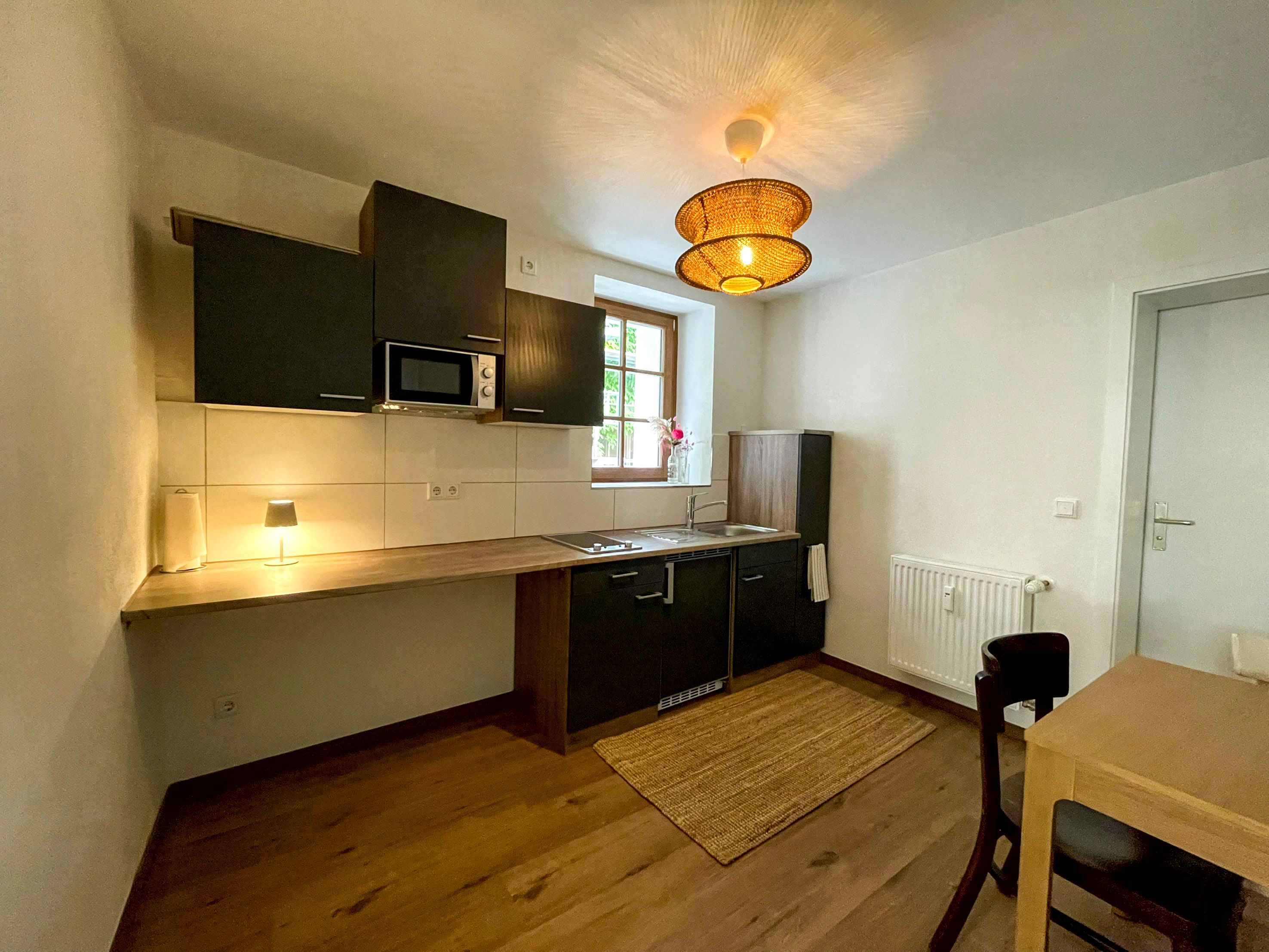 Pretty And Neat Loft Conveniently Located - 1